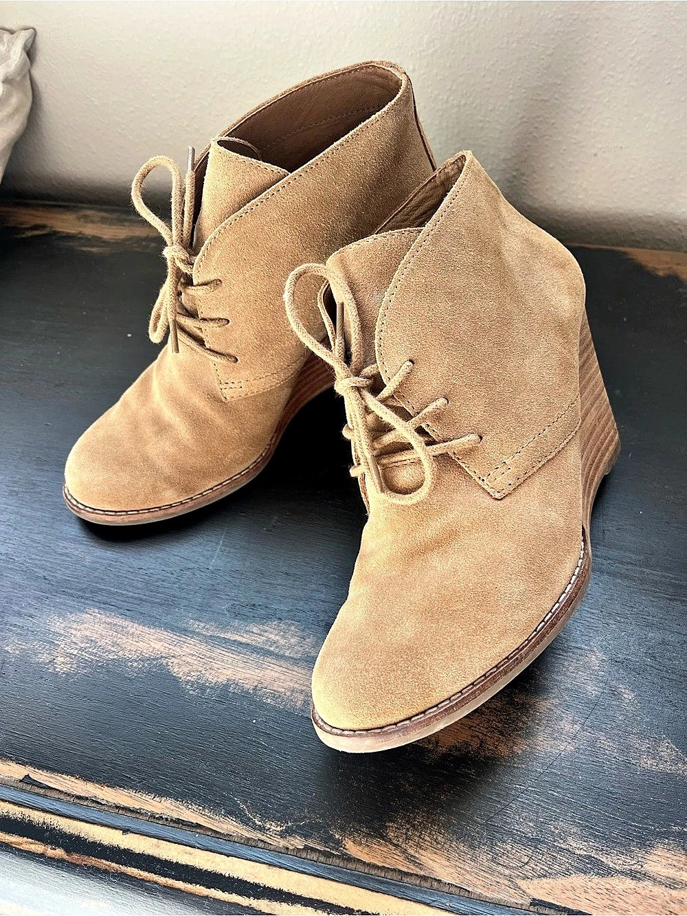 Lucky Brand Suede Wedge Bootie in brown (size 7.5M)